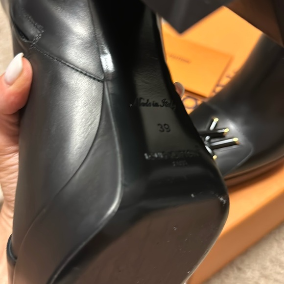 Louis Vuitton Shake Ankle Boot - Picture 7 of 15